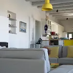 Acorn فيلة